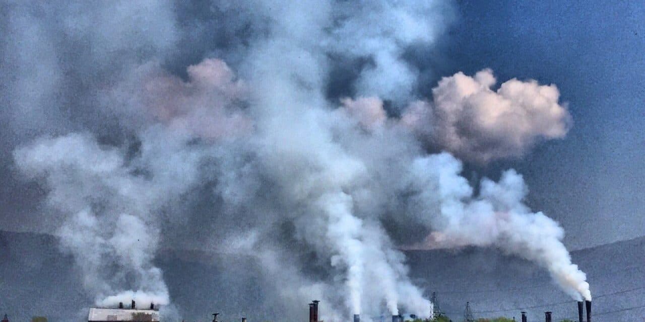 Sống ở những môi trường khói bụi khiến tăng nguy cơ bị viêm Amidan