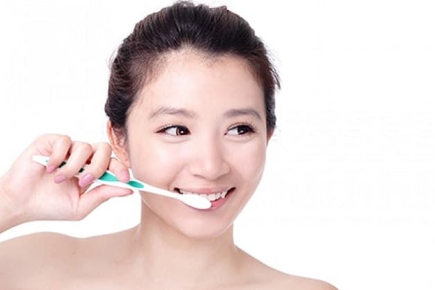 Niềng răng sớm iúp trẻ vệ sinh răng miệng dễ dàng, ngăn ngừa các bệnh lý răng miệng.