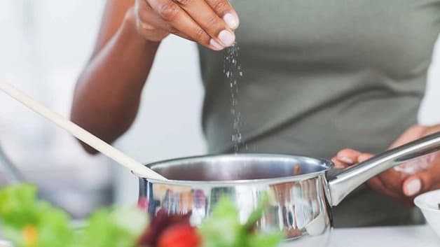 Trả lời sau khi tán sỏi thận nên ăn gì