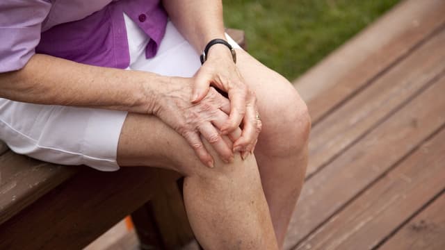 Thoái hóa khớp, vấn đề không chỉ gặp ở người cao tuổi