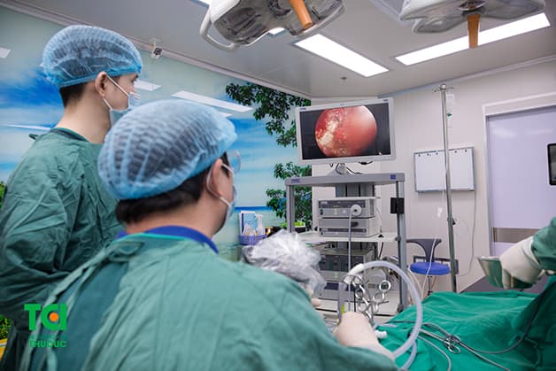 Trong những trường hợp cần thiết, bác sĩ sẽ khuyên bố mẹ nên cho trẻ cắt amidan