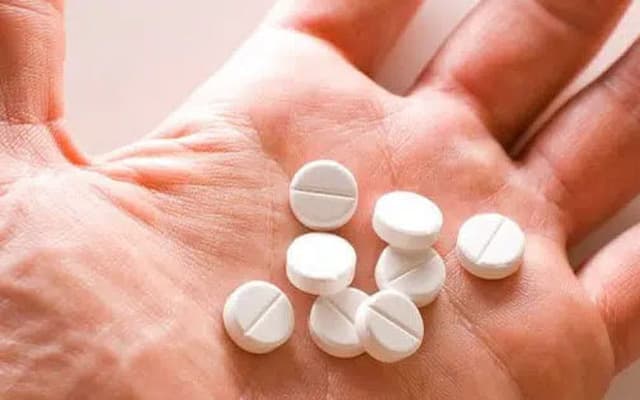 Cần tuân thủ chỉ định dùng thuốc của bác sĩ chuyên khoa về loại thuốc, hàm lượng  thuốc và thời gian sử dụng.