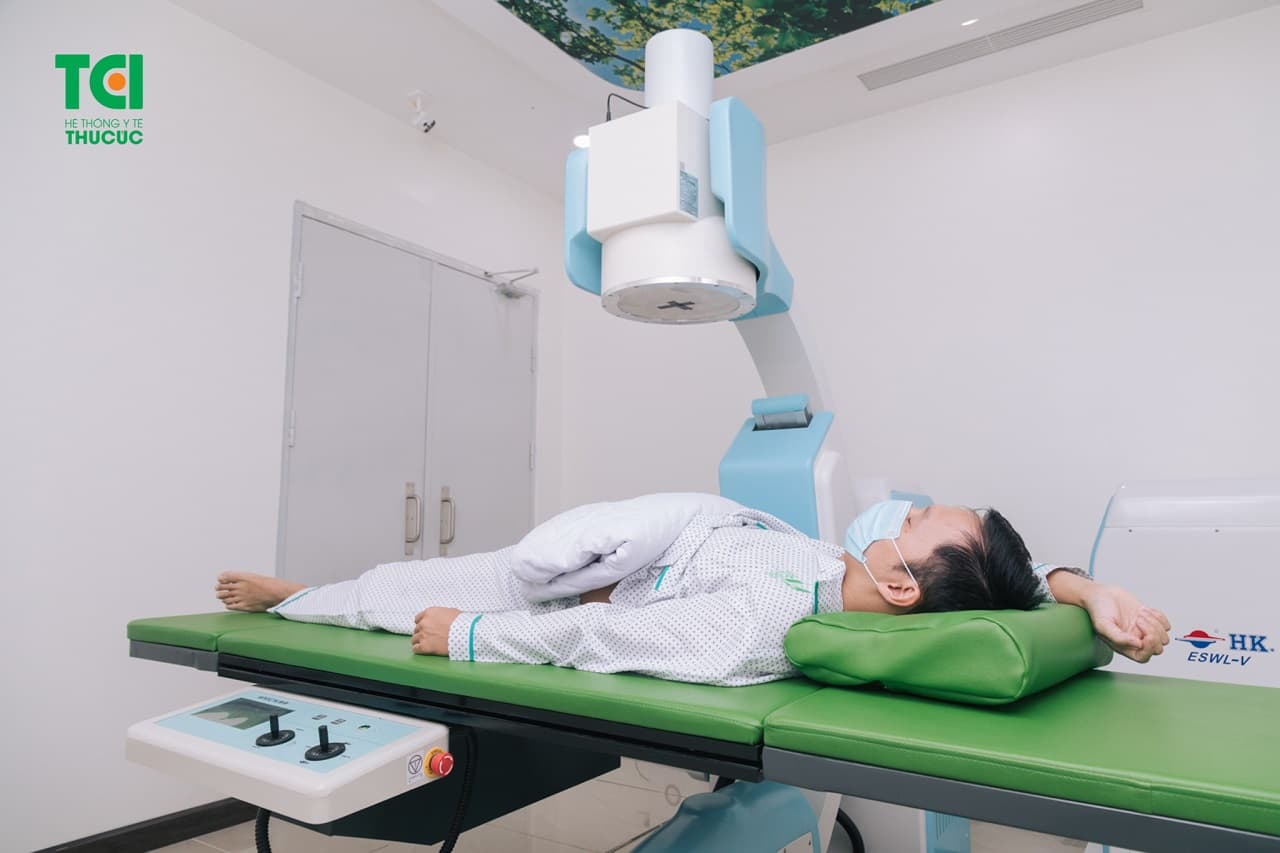 Tán sỏi ngoài cơ thể được đánh giá là giải pháp rất an toàn, hiệu quả khi điều trị sỏi đường tiết niệu