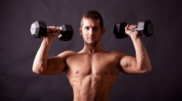 Tập tạ là một trong những bài tập được khuyến cáo không nên thực hiện đối với người mắc đa u tuỷ xương