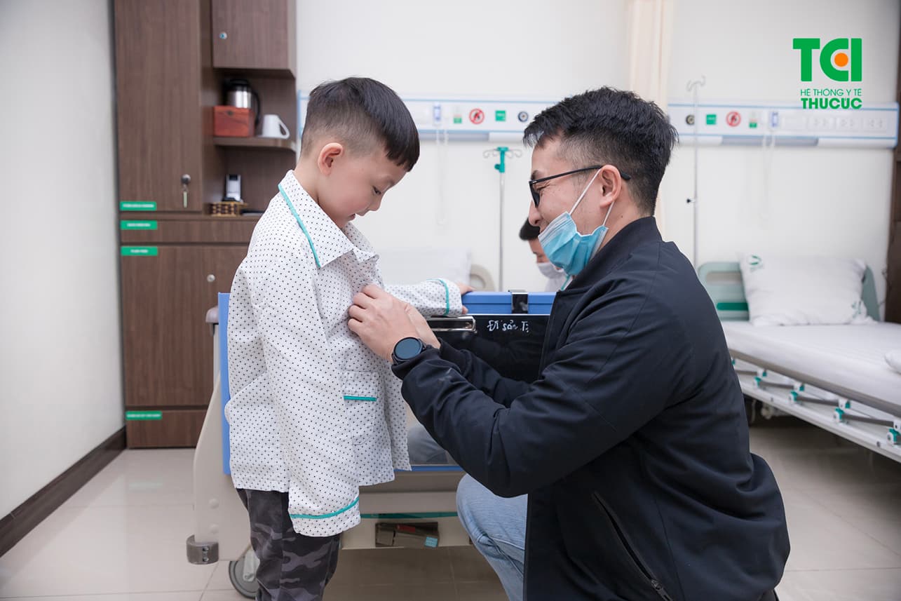 Cắt amidan khi nào thì tốt cho trẻ