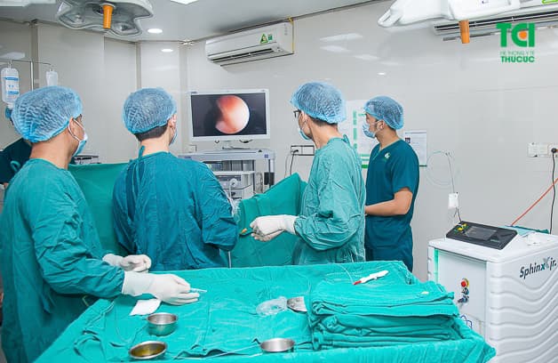 Sỏi bàng quang thường được điều trị hiệu quả bằng phương pháp tán sỏi nội soi ngược dòng