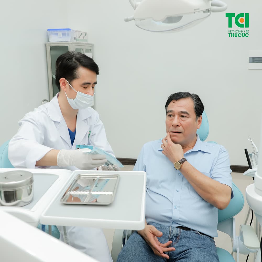 Khi ngà răng lộ ra ngoài và tiếp xúc trực tiếp với chất kích thích thì ngà răng lộ ra