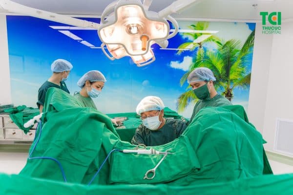 Mổ trĩ nội Longo