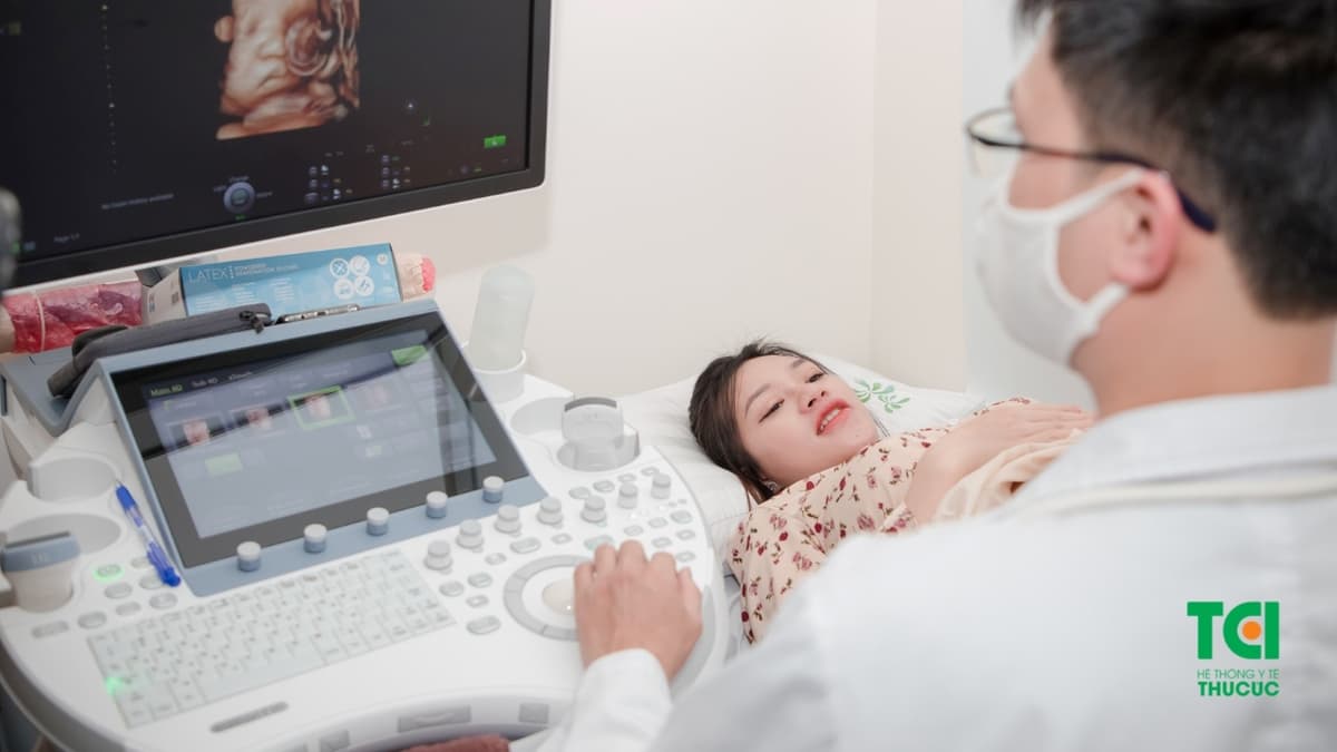 Siêu âm màu 4D cần được thực hiện vào tháng thứ mấy?