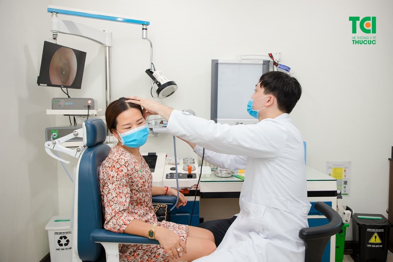 Nếu thấy đau tai hoặc bất thường ở tai, hãy tới khám tại chuyên khoa tai mũi họng