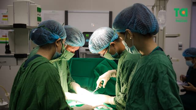 Phẫu thuật cắt u xơ tử cung có nguy hiểm hay không?