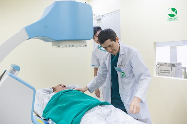 Trị sỏi thận cấp độ nặng ưu tiên các giải pháp tán sỏi công nghệ cao