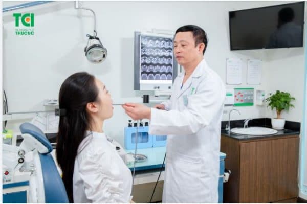 Chuyên khoa Tai-Mũi-Họng - Hệ thống Y tế Thu Cúc TCI quy tụ độ ngũ bác sĩ đầu ngành, với hơn 30 năm kinh nghiệm trong lĩnh vực Tai-Mũi-Họng