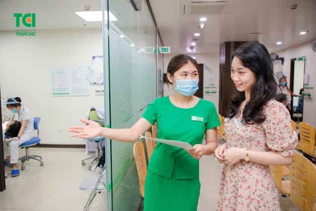 Siết răng định kỳ là một trong những giai đoạn gây ra cảm giác ê nhức và khó chịu khi thực hiện