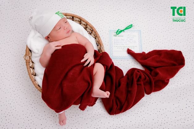 Bé được tặng bộ ảnh đẹp long lanh, theo nhiều concep độc đáo