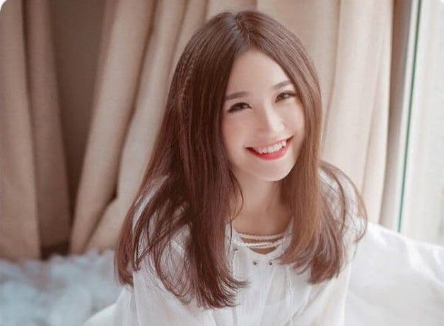 Răng khểnh bản chất là răng nanh bị mọc lệch khỏi hàm.