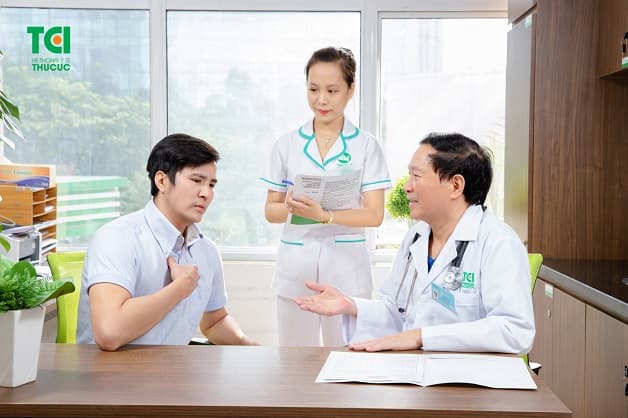 cần làm gì khi bị khó thở nghi ngờ do tim?