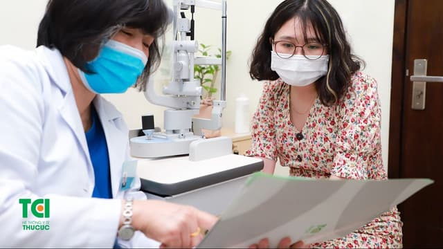 Nguyên nhân, triệu chứng và cách điều trị bệnh viêm kết giác mạc