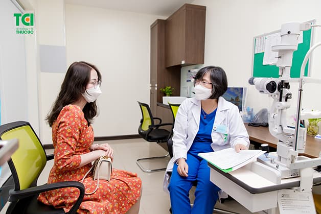 bị lẹo ở mắt