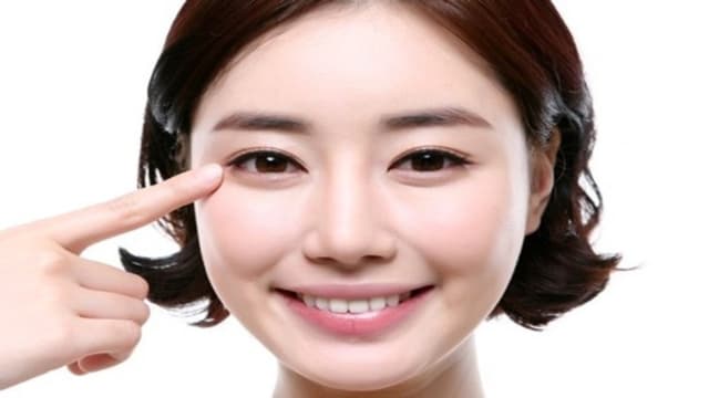 Mẹo lấy mỡ bọng mắt không cần phẫu thuật