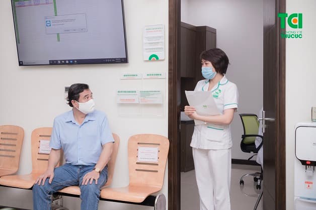 Mọi người nên đi khám ngay khi có dấu hiệu mắc bệnh viêm mủ nội nhãn