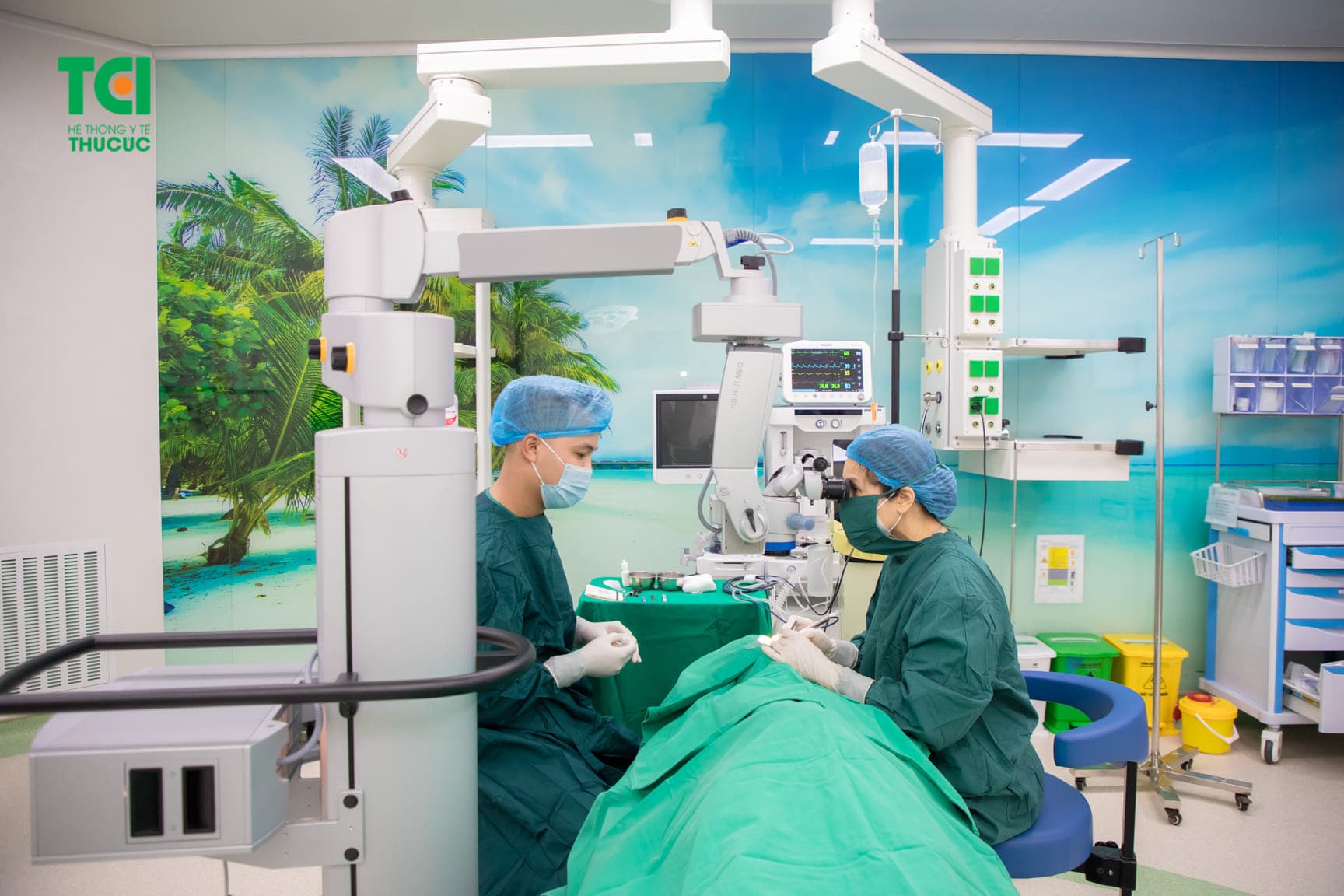 phẫu thuật điều trị u mí mắt bằng phẫu thuật