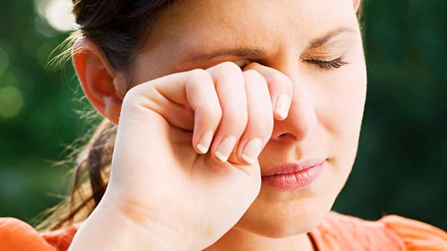 Nguyên nhân, triệu chứng và cách điều trị bệnh viêm nội nhãn