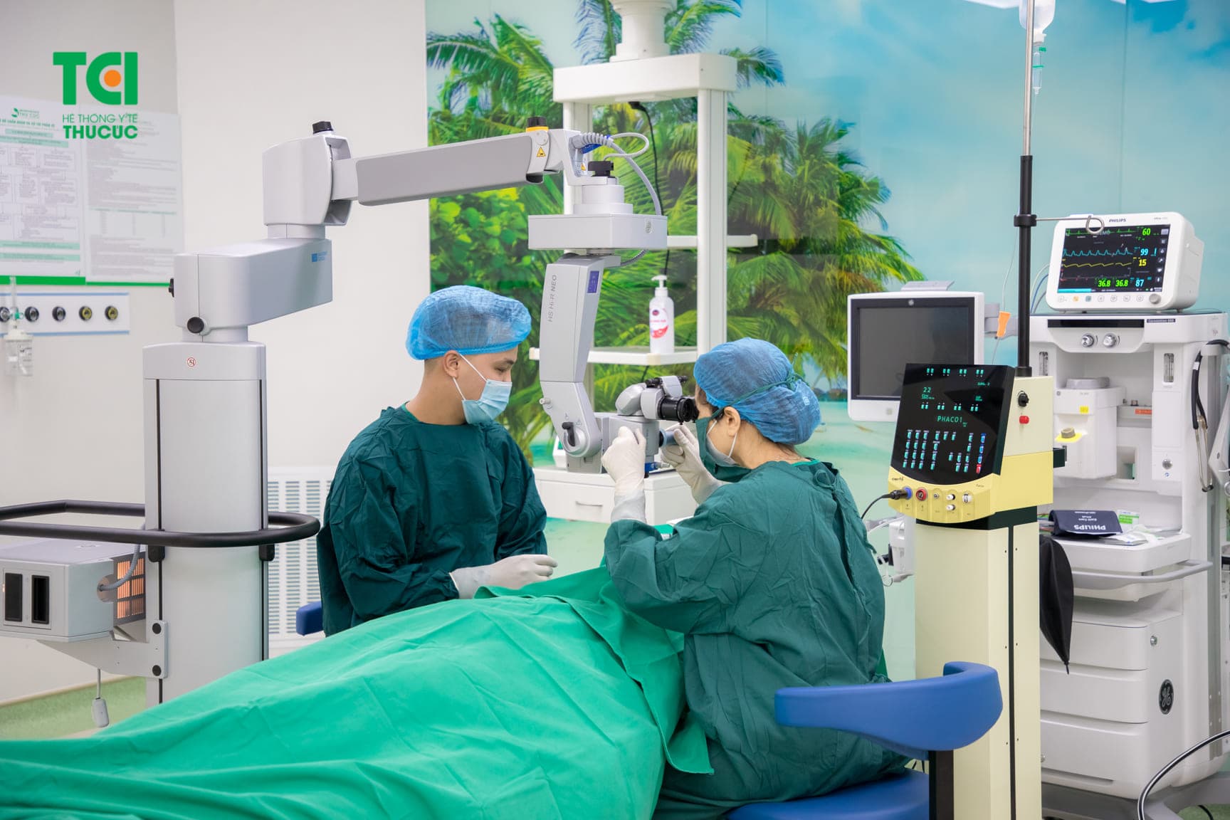 Mắt bị bong võng mạc