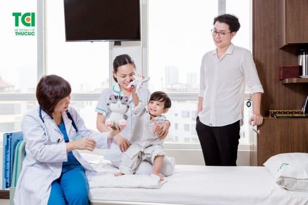 Đội ngũ bác sĩ Nhi khoa được đào tạo bài bản, chuyên nghiệp, trình độ chuyên môn cao