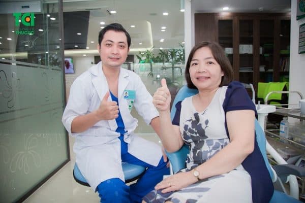 Khách hàng hài lòng với hiệu quả trồng răng Implant tại Thu Cúc TCI