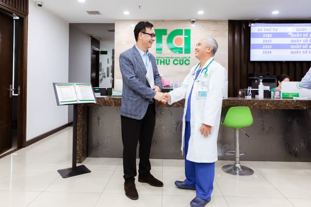 NSƯT Đức Khuê khám sức khỏe tổng quát tại Thu Cúc TCI