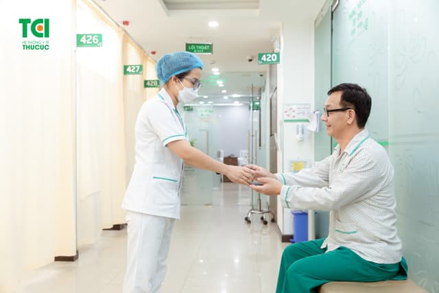 NSƯT Đức Khuê khám sức khỏe tổng quát tại Thu Cúc TCI