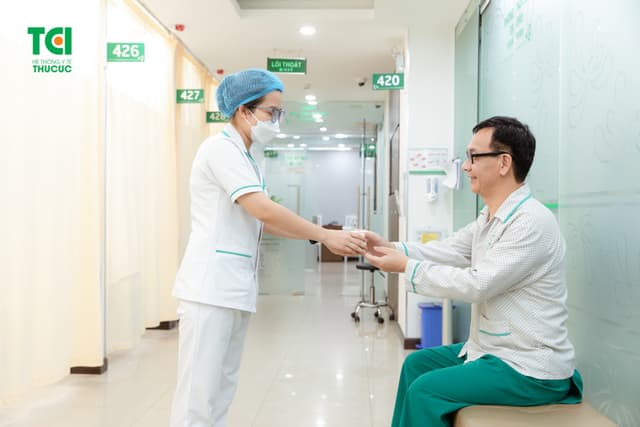 NSƯT Đức Khuê khám sức khỏe tổng quát tại Thu Cúc TCI