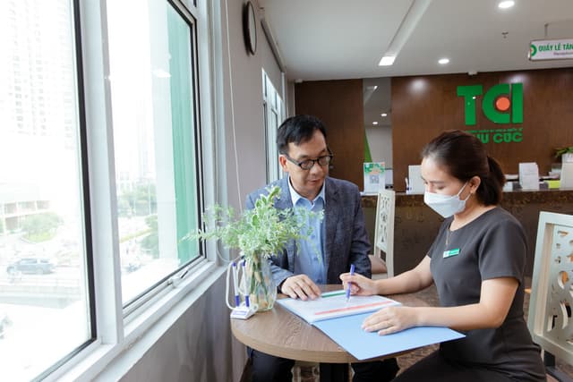 NSƯT Đức Khuê khám sức khỏe tổng quát tại Thu Cúc TCI