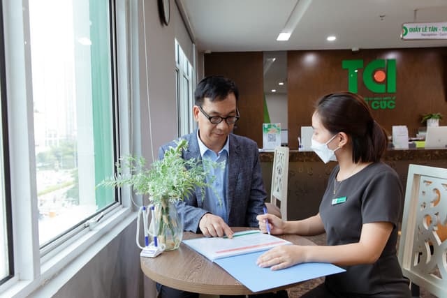 NSƯT Đức Khuê khám sức khỏe tổng quát tại Thu Cúc TCI