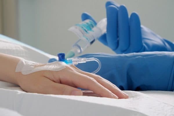 Hóa trị là 1 trong những cách điều trị ung thư vú