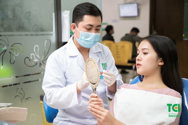 Khách hàng chỉnh nha tại Thu Cúc TCI 
