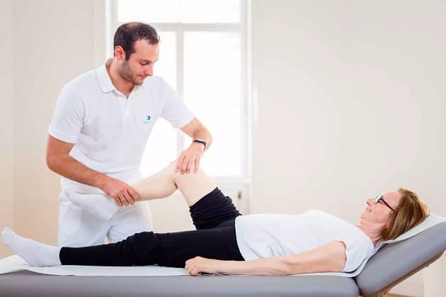 Đau thần kinh tọa và cách chữa trị với trường hợp nhẹ và vừa