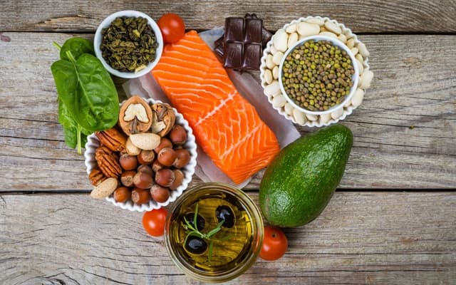 Bị mất ngủ nên ăn gì trong chế độ dinh dưỡng hàng ngày?