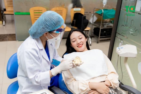 bọc răng sứ có đau không