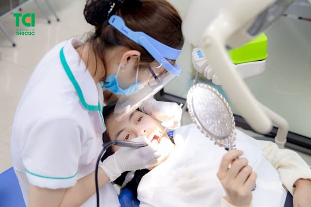 Cạo vôi răng và những điều bạn cần biết