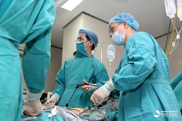 phẫu thuật nội soi ung thư đại tràng