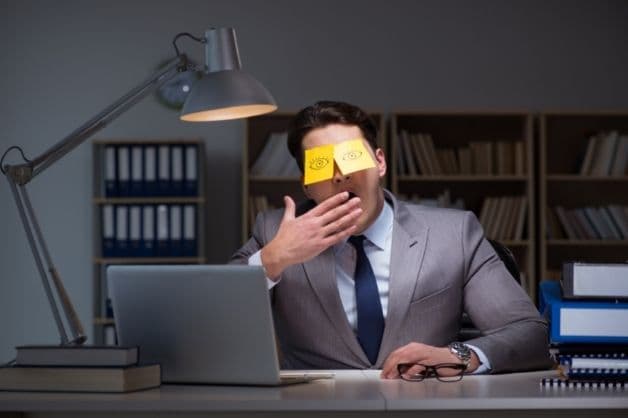 Thói quen thức khuya dễ gây ra chứng mất ngủ vào ban đêm