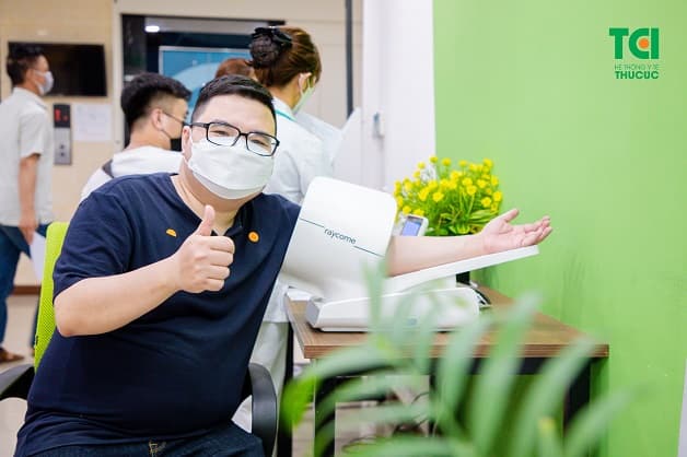 khám sức khỏe báo dân trí