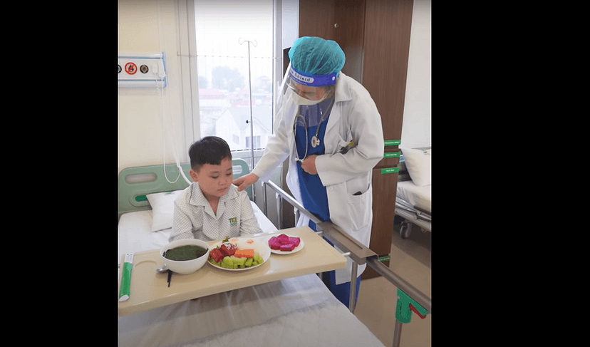 Bé Sóc ở phòng lưu viện, khoa Nhi – bệnh viện Thu Cúc như thế nào?