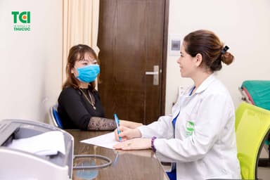 Bị rong kinh uống thuốc gì? Lưu ý khi sử dụng thuốc trị rong kinh