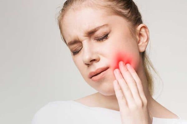 Viêm chân răng nếu không được điều trị kịp thời sẽ gây ra rất nhiều biến chứng vô cùng nguy hiểm