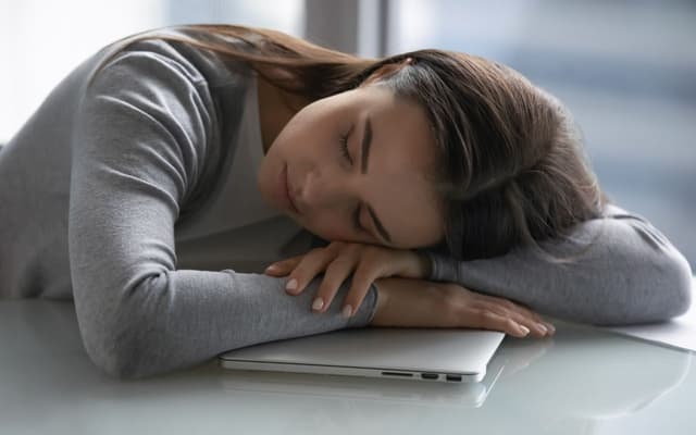 Cách chữa mất ngủ trưa đơn giản và hiệu quả