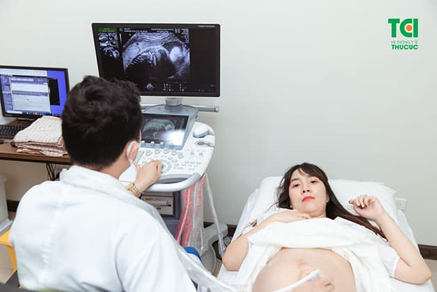 Mẹ bầu cần thực hiện đầy đủ các bước khám thai để có thể nắm rõ tình trạng sức khỏe của bản thân và quá trình phát triển của thai nhi