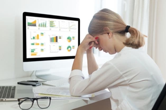 Tình trạng mất ngủ có thể khiến người bệnh suy giảm hiệu suất công việc